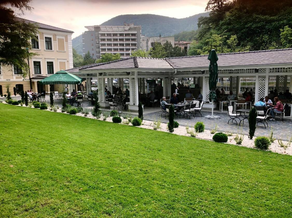 Hotel Versay Băile Herculane Eksteriør billede